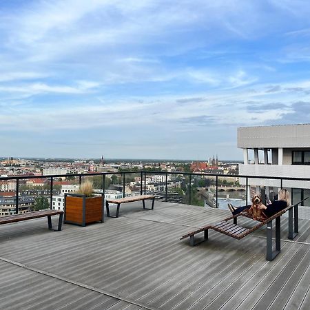 Family House By The River Odra -Panoramic Terrace - 3Room Apartment With 2 Separate Bedrooms And 2 Balconies By Wroapart-Pl- Perfect For Family & Business Stays 弗罗茨瓦夫 外观 照片
