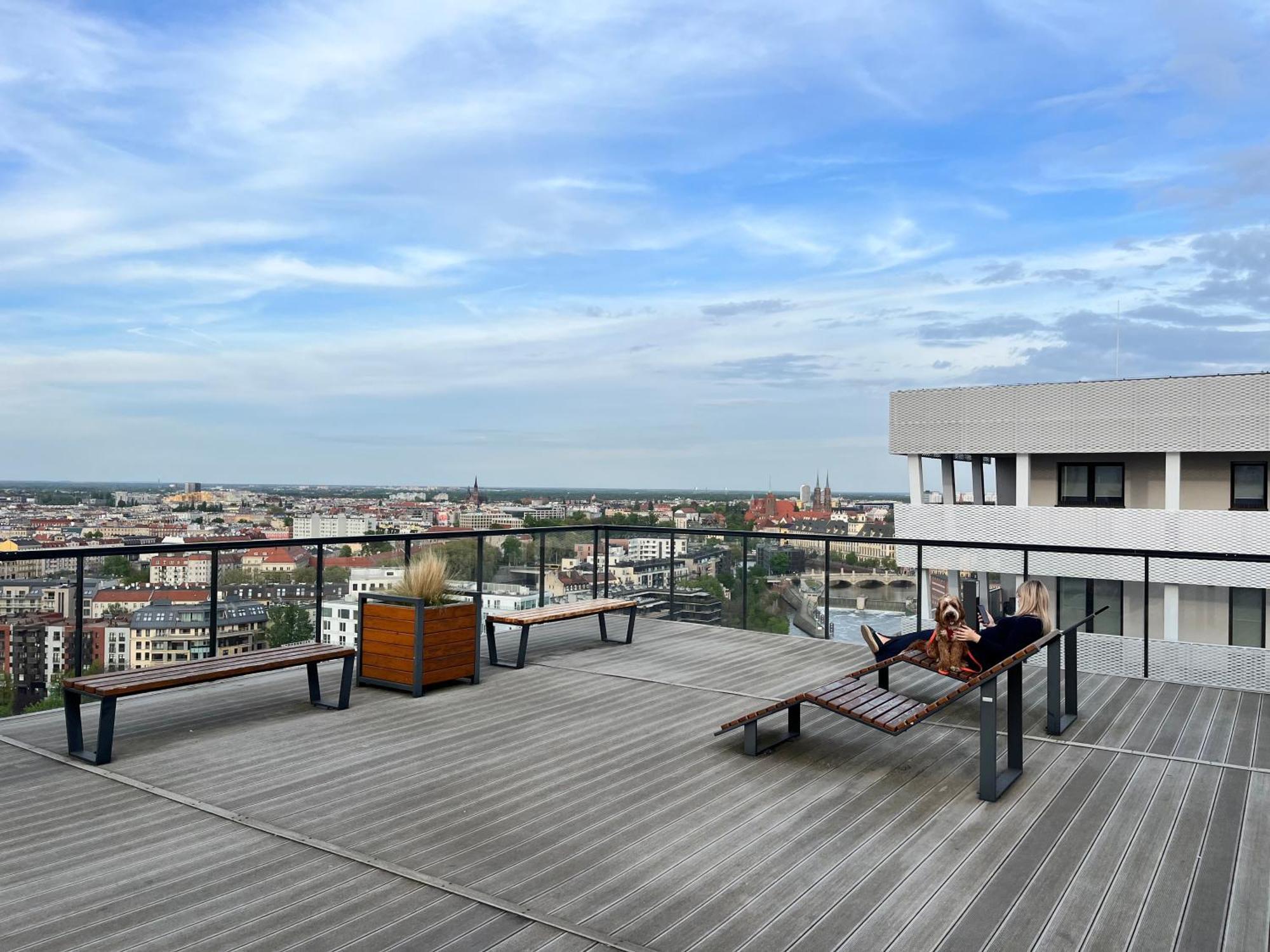 Family House By The River Odra -Panoramic Terrace - 3Room Apartment With 2 Separate Bedrooms And 2 Balconies By Wroapart-Pl- Perfect For Family & Business Stays 弗罗茨瓦夫 外观 照片