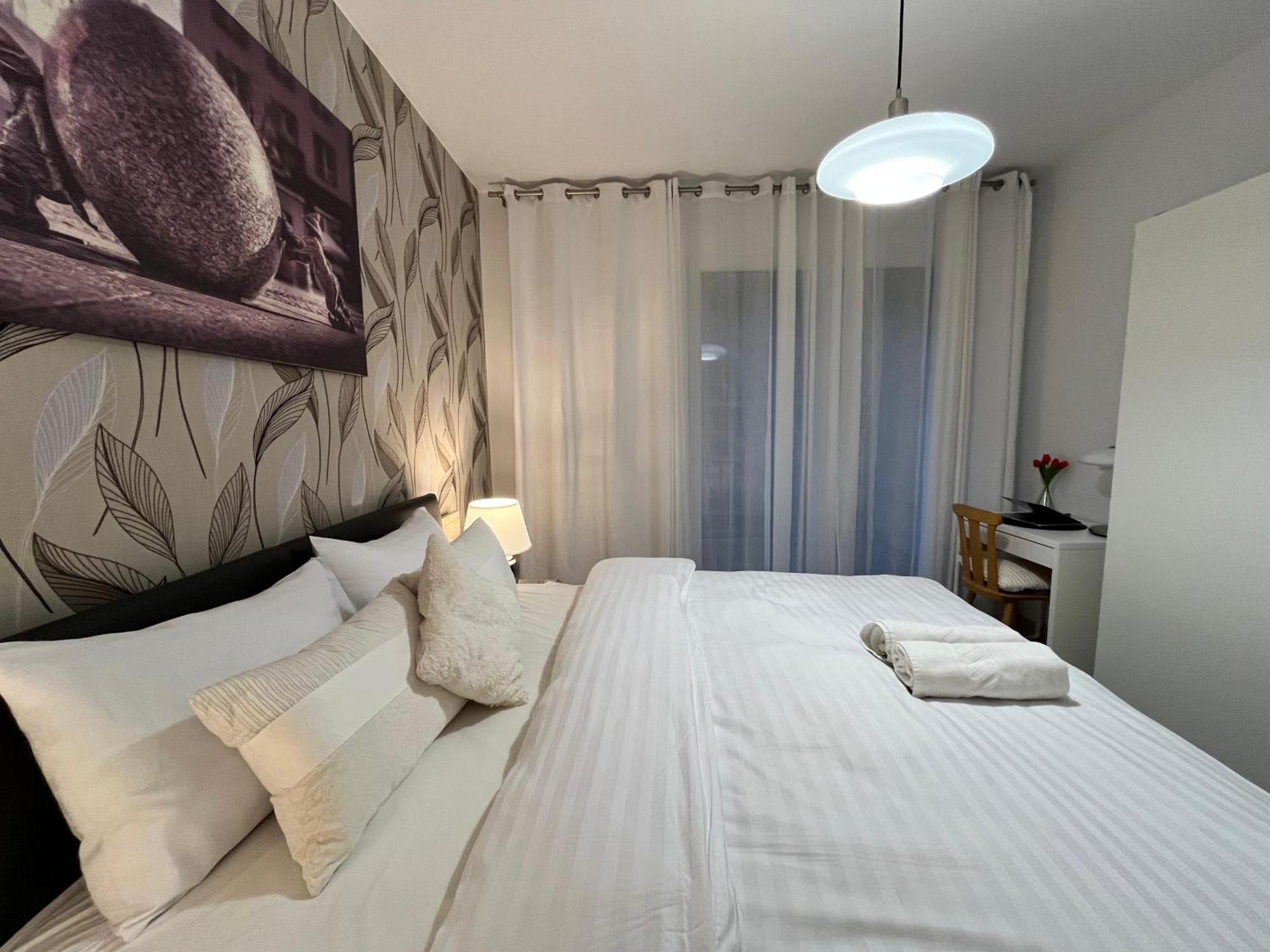 Family House By The River Odra -Panoramic Terrace - 3Room Apartment With 2 Separate Bedrooms And 2 Balconies By Wroapart-Pl- Perfect For Family & Business Stays 弗罗茨瓦夫 外观 照片