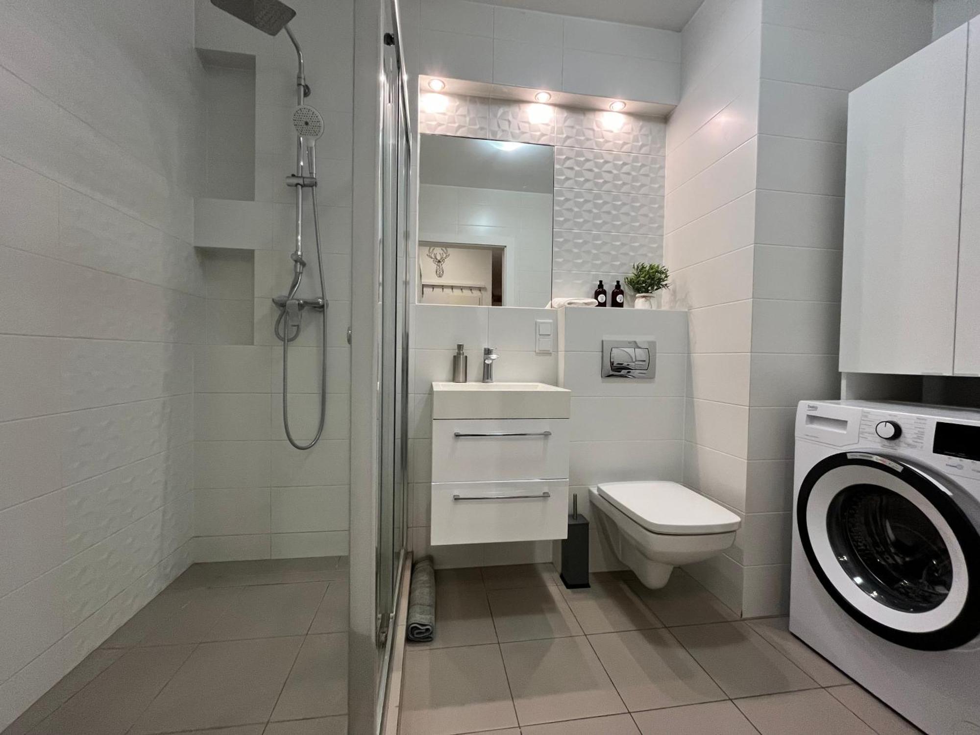 Family House By The River Odra -Panoramic Terrace - 3Room Apartment With 2 Separate Bedrooms And 2 Balconies By Wroapart-Pl- Perfect For Family & Business Stays 弗罗茨瓦夫 外观 照片