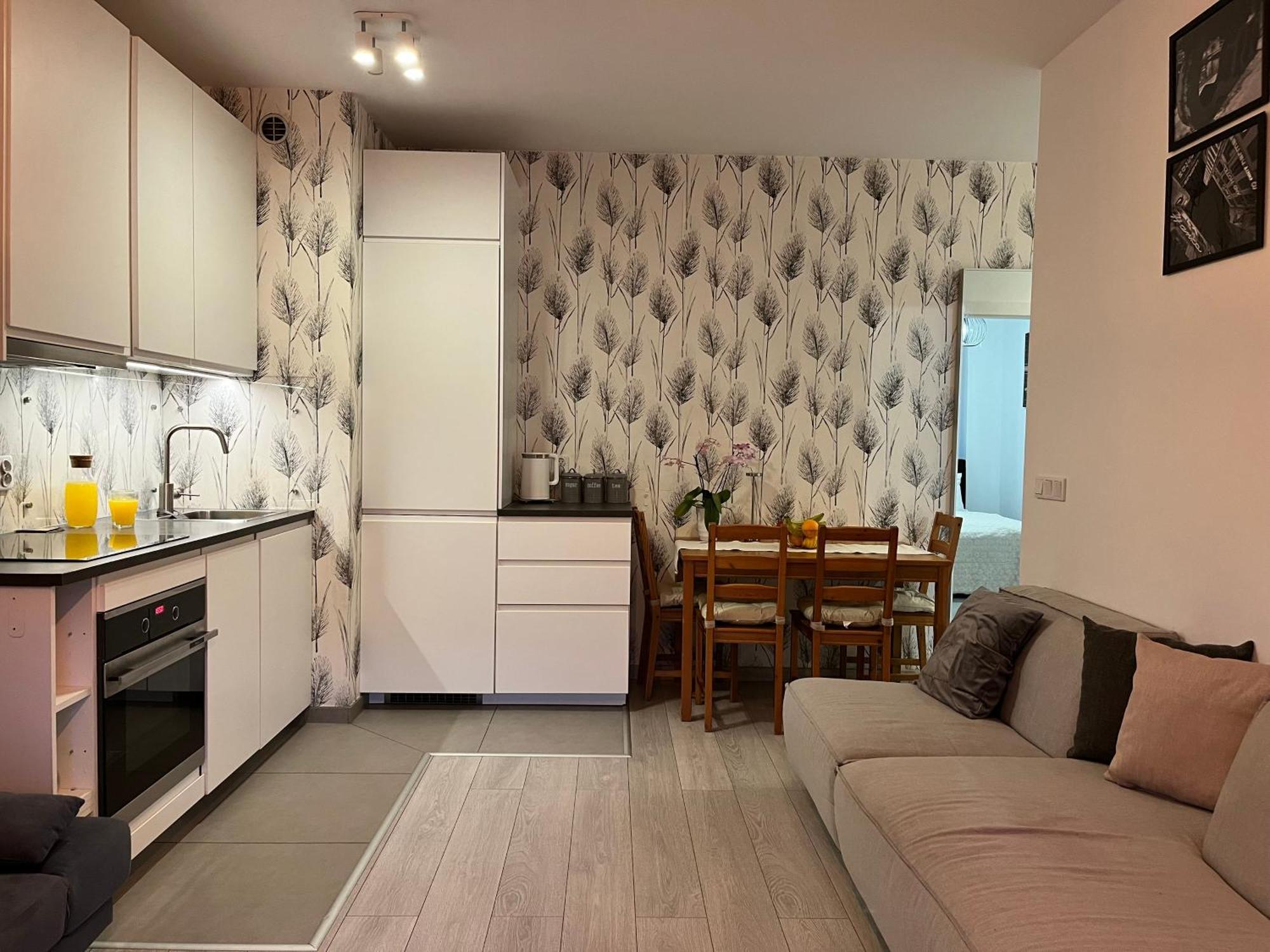 Family House By The River Odra -Panoramic Terrace - 3Room Apartment With 2 Separate Bedrooms And 2 Balconies By Wroapart-Pl- Perfect For Family & Business Stays 弗罗茨瓦夫 外观 照片