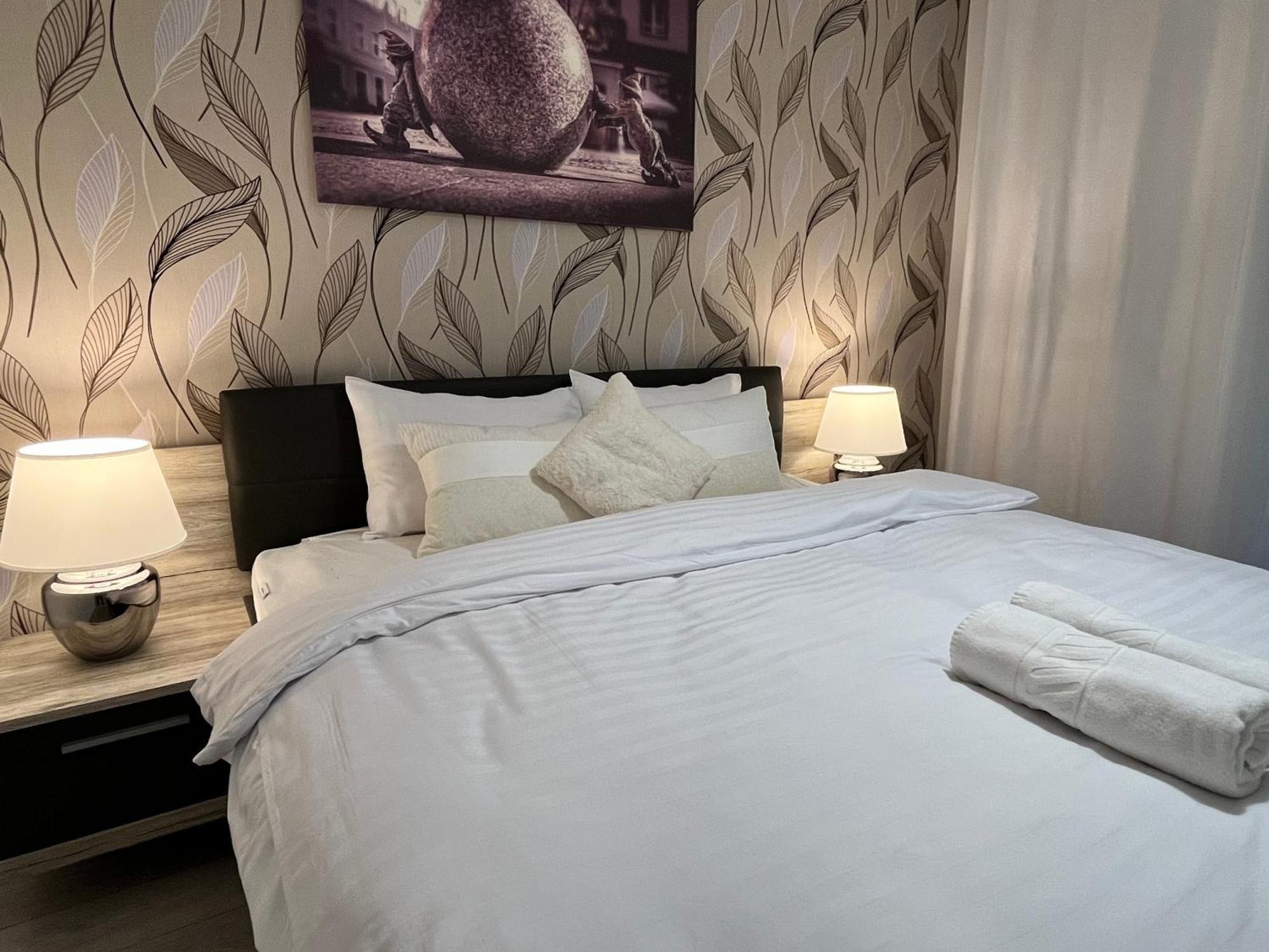 Family House By The River Odra -Panoramic Terrace - 3Room Apartment With 2 Separate Bedrooms And 2 Balconies By Wroapart-Pl- Perfect For Family & Business Stays 弗罗茨瓦夫 外观 照片