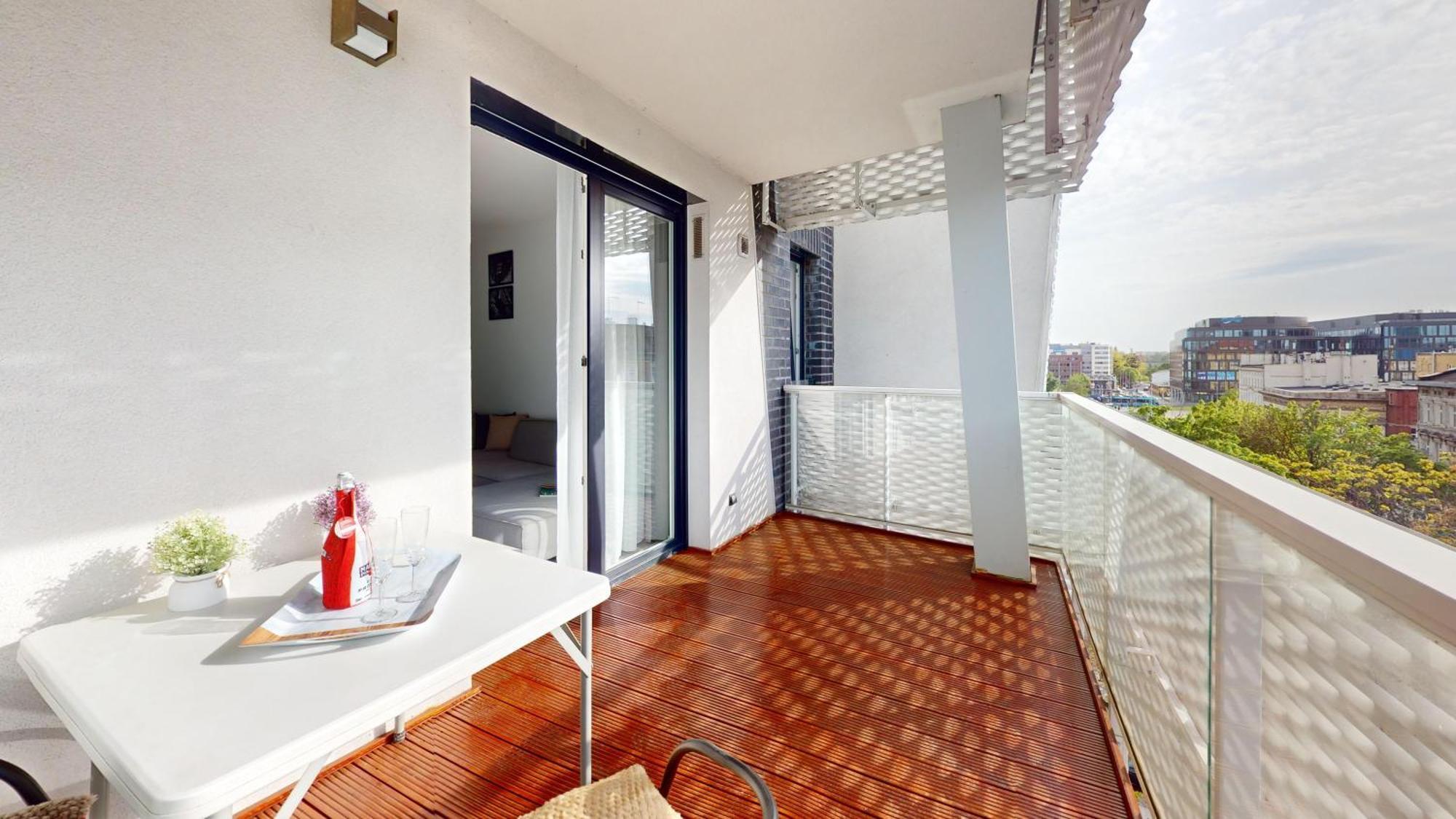 Family House By The River Odra -Panoramic Terrace - 3Room Apartment With 2 Separate Bedrooms And 2 Balconies By Wroapart-Pl- Perfect For Family & Business Stays 弗罗茨瓦夫 外观 照片
