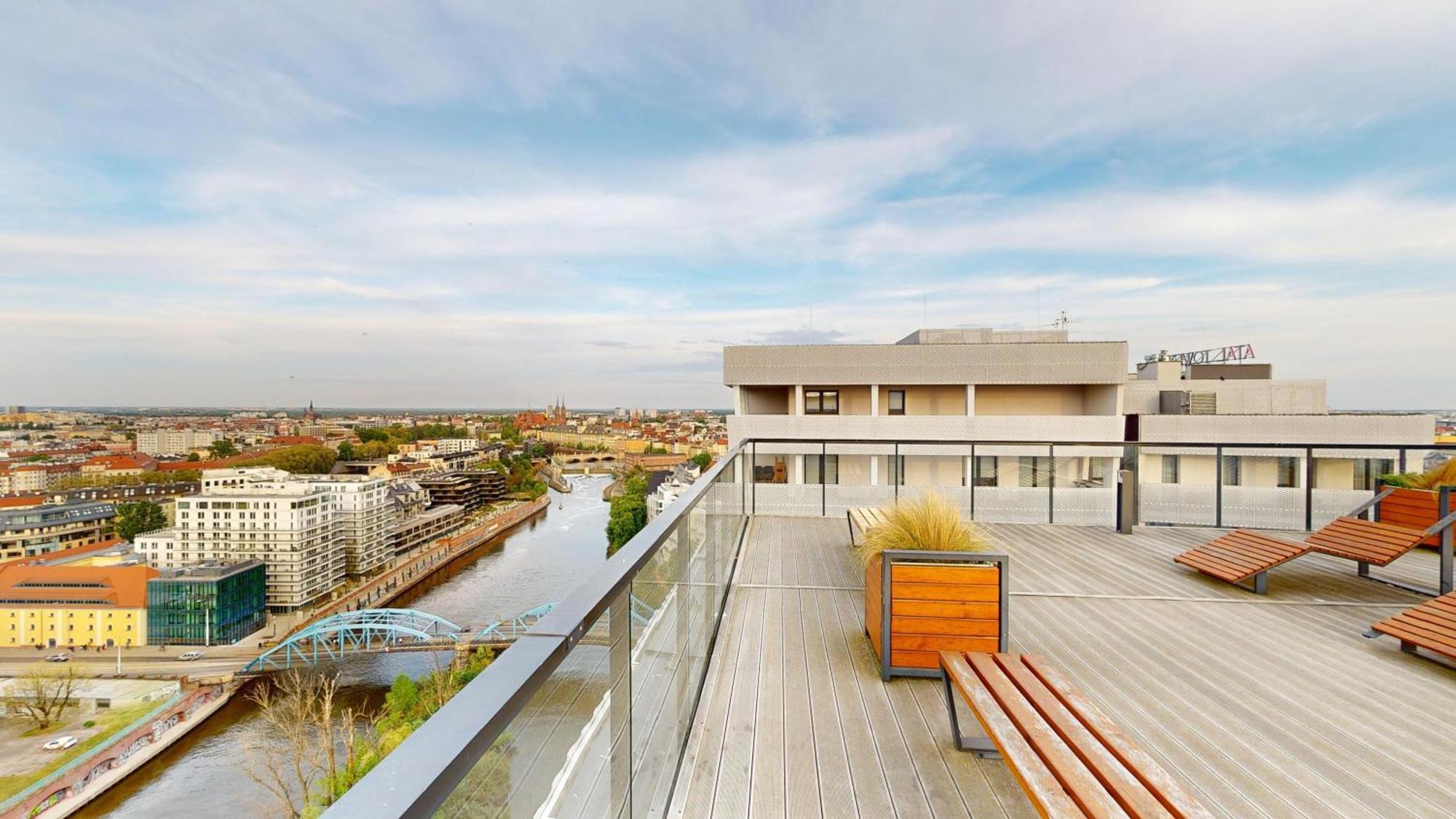 Family House By The River Odra -Panoramic Terrace - 3Room Apartment With 2 Separate Bedrooms And 2 Balconies By Wroapart-Pl- Perfect For Family & Business Stays 弗罗茨瓦夫 外观 照片